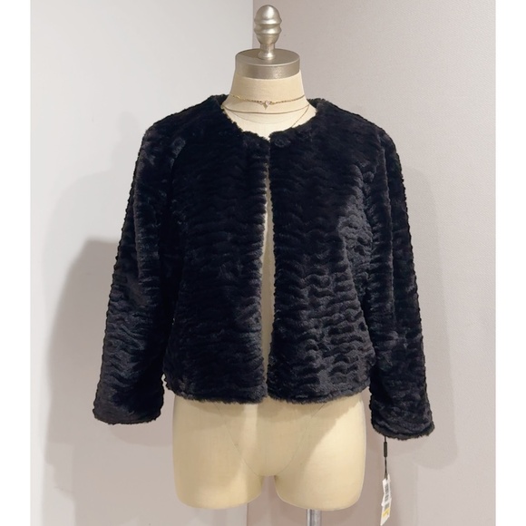 NWT Calvin Klein Women's Black Faux-Fur 3/4 Sleeve Shrug Jacket Size M MRSP $99 - Picture 2 of 6
